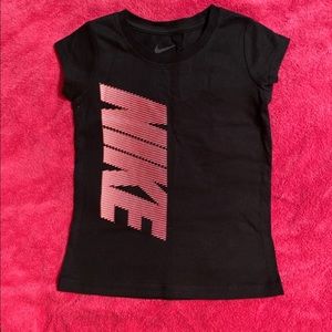 Black Nike T-shirt w/ Pink Design - Girl 3T